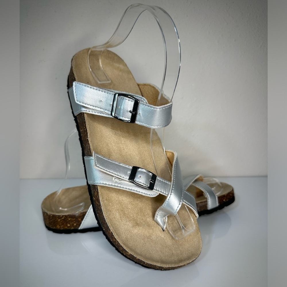 No brand silver toe sandals